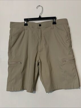 Wrangler Khaki Cargo Shorts with Side Zip Pockets
